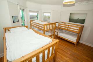 Хостелы TurfnSurf Lodge Бандоран Односпальная кровать в общем номере для женщин-4